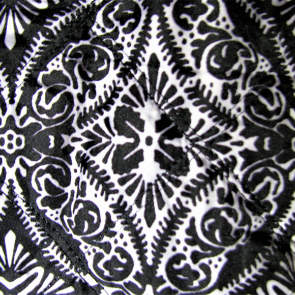 Quilted Vest by Onque Casual  Sz M Black and White - Picture 8 of 8